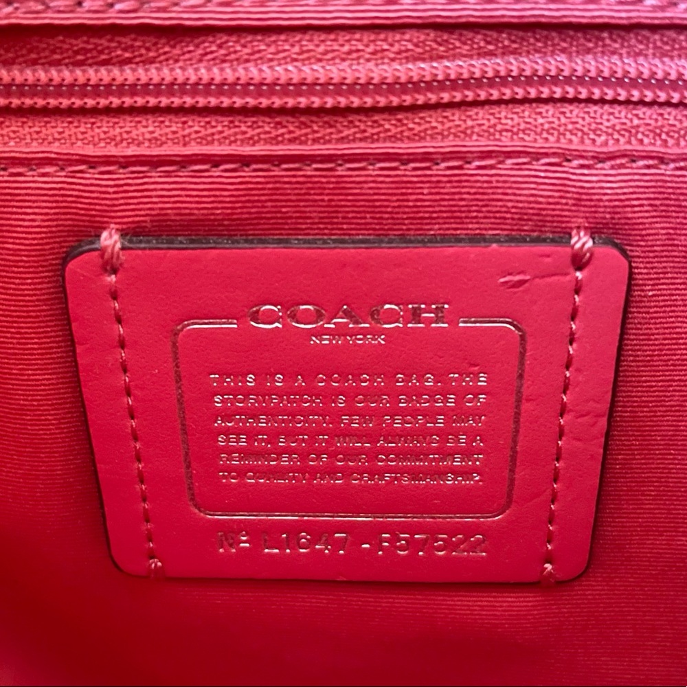 Coach City Zip Tote - Picture 6 of 14